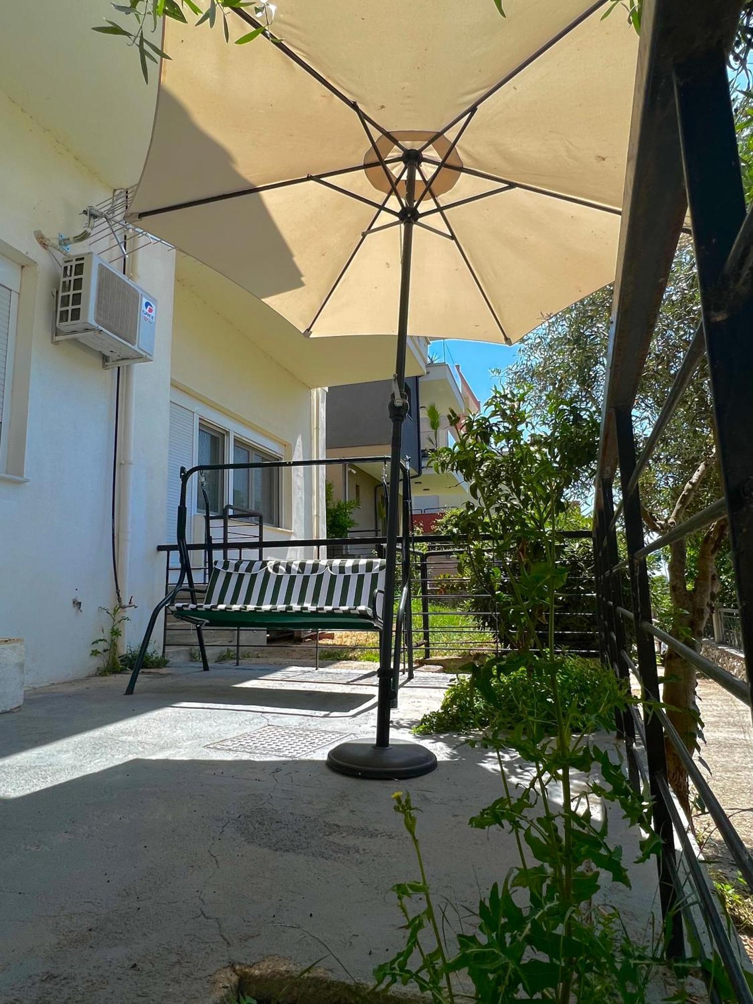 Kalamitsa Apartment By The Beach Kavala Exteriör bild