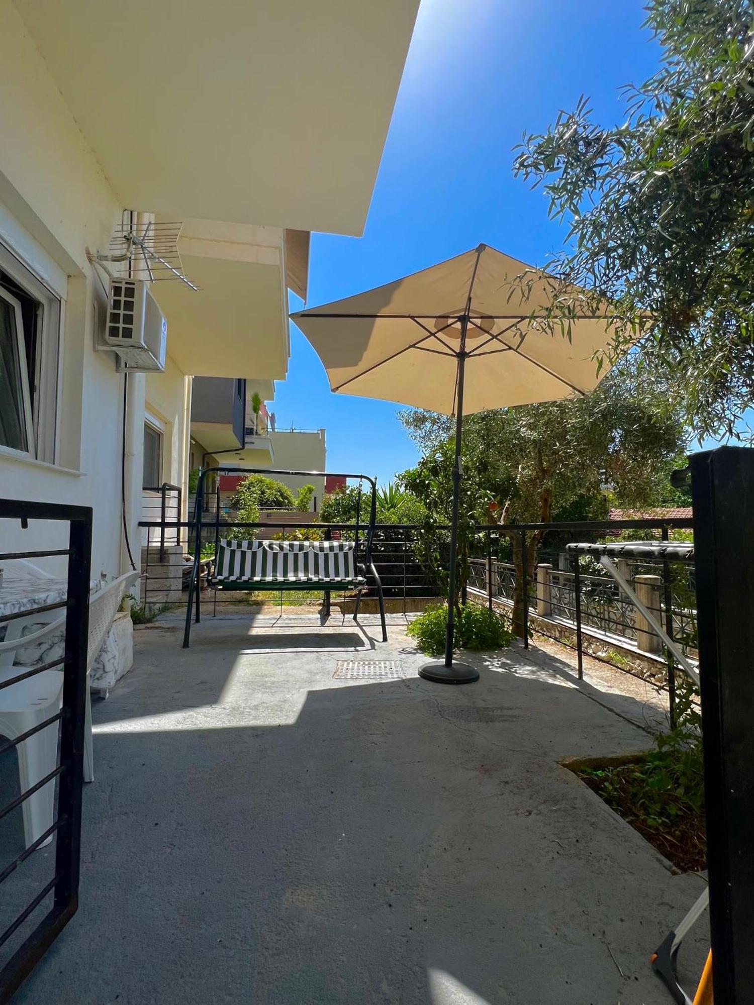 Kalamitsa Apartment By The Beach Kavala Exteriör bild